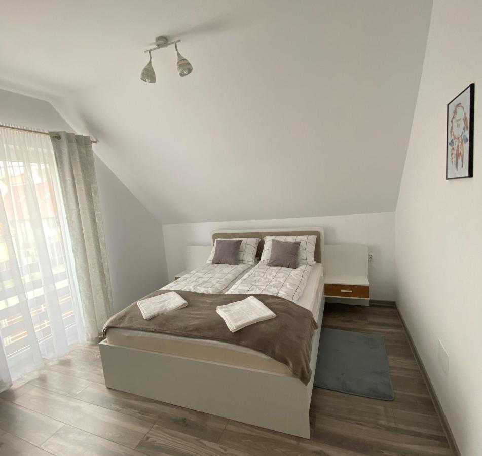Fenyo Apartman House I 오도르헤이우세쿠이에스크 외부 사진