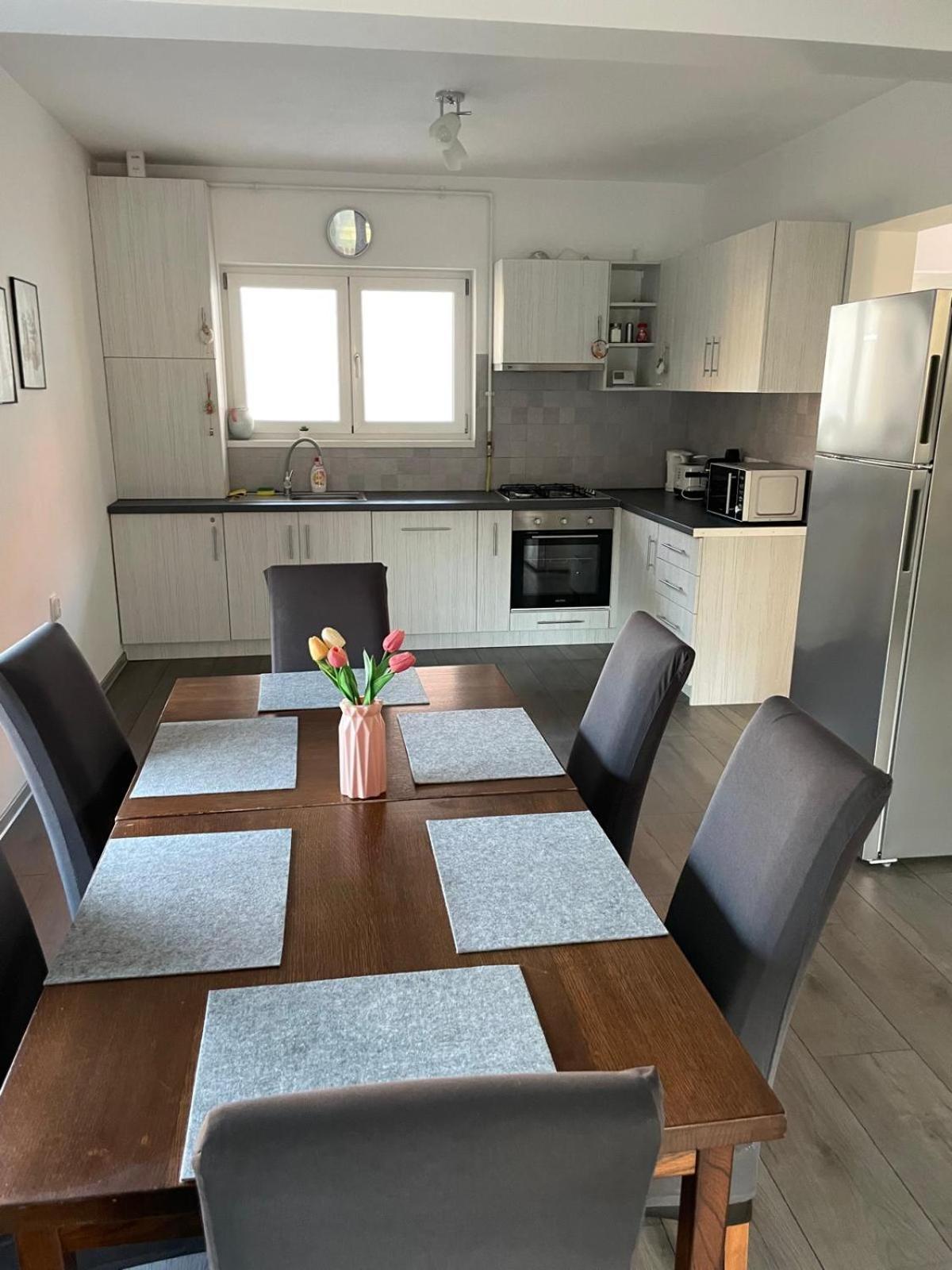 Fenyo Apartman House I 오도르헤이우세쿠이에스크 외부 사진